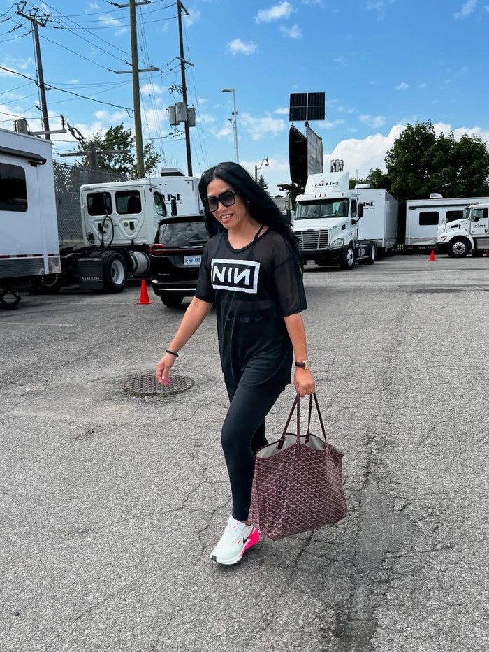 Anggun C Sasmi Anggun C Sasmi tampil santai.