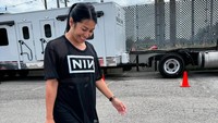 Penyanyi berusia 51 tahun itu kini sedang terlibat syuting serial Reacher season 4. Gak cuma Anggun, ada Agnez Mo yang juga tergabung dalam serial aksi populer ini. Foto: dok. Instagram Anggun C Sasmi