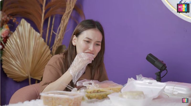 Ayu Ting Ting cicip makanan Afrika, seperti fufu, ebusi, hingga sup okro