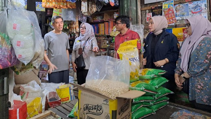 Badan Urusan Logistik Kantor Wilayah Sumatera Selatan dan Bangka Belitung kembali menggelontorkan beras program SPHP ke pasar.