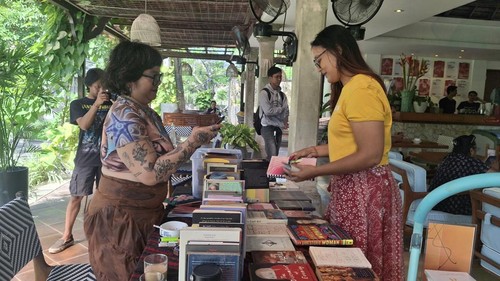 Bazar Pasar Republik Buku di Jimbaran Hub, Kelurahan Jimbaran, Kecamatan Kuta Selatan, Badung, Minggu (13/7/2025). (Fabiola Dianira/detikBali)