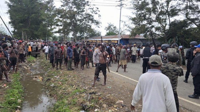 Bentrok antar jemaat terjadi di Kota Wamena.