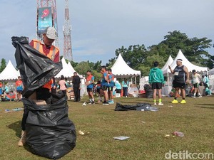 Aksi Pasukan Oranye Riau Bhayangkara Run 2025: Berlari Tanpa Sampah