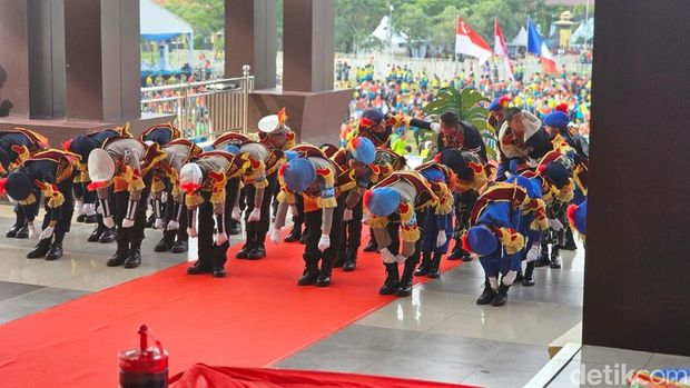 Dika 'Pacu Jalur' hingga Polisi Cilik Meriahkan Riau Bhayangkara Run 2025, di Kota Pekanbaru, Minggu (13/7/2025).