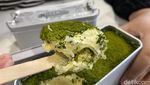 Viral di Blok M, Ada Tiramisu Kaleng yang Belinya Pakai Mesin Otomatis