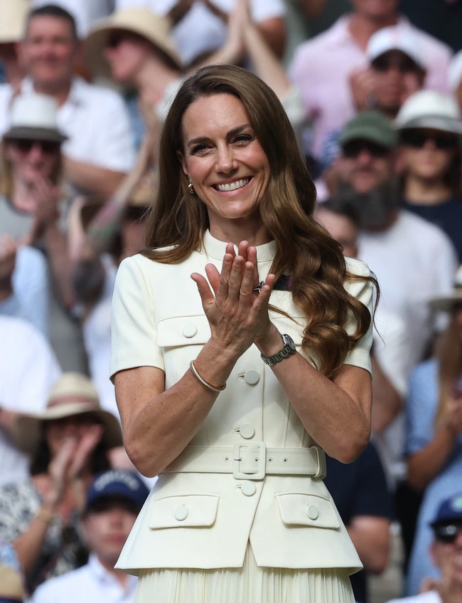 Minggu ini merupakan pekan yang sibuk bagi Kate. Sebelumnya, ia dan Pangeran William menyambut Presiden Prancis Emmanuel Macron dan Ibu Negara Brigitte Macron dalam kunjungan kenegaraan ke Inggris. Keduanya juga menghadiri jamuan makan malam kenegaraan di Kastel Windsor. (Foto: REUTERS/Toby Melville)