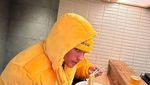 Gaya SWAG Justin Bieber saat Coba Sundae Erewhon dan Makan Ramen