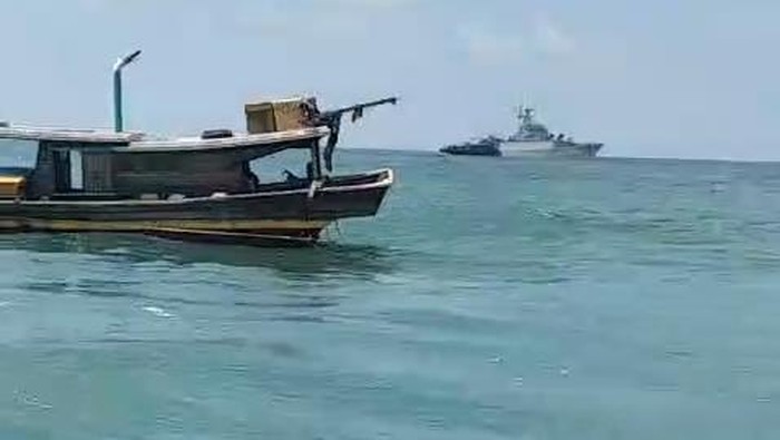 Kapal nelayan ditembaki saat melaut