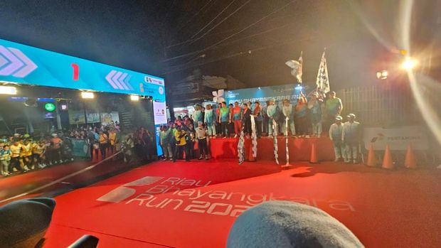 Kapolri flag off Riau Bhayangkara Run 2025 (Amel/detikcom)
