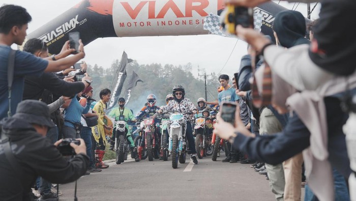Keseruan Beautiful Malino dengan aksi Adventure Trail dan penampilan artis nasional pada Sabtu (12/7/2025).