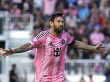 Sebelum Aksi Gocek Kiper, Messi Bikin Gol Apik dari Tendangan Bebas