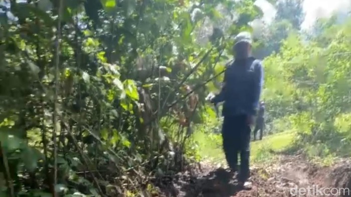 Lokasi lahan yang hancur diduga dilibas offroad
