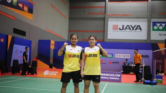 Ganda putri PB Jaya Raya Mellynda Dwi Octavya/Nadhifa Nur Zahra tampil sebagai kampiun setelah menundukkan Jane Maira Faiza/Halifia Usni Pratiwi (Djarum Kudus), 21-14, 21-14 di Jaya Raya Junior Grand Prix 2025, Minggu (13/7/2025).
