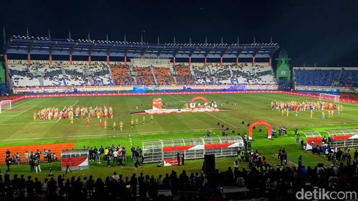 Penutupan Piala Presiden 2025 di Stadion Si Jalak Harupat, Minggu (13/7/2025) malam.