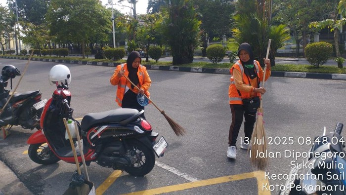 Potret Jalanan Bersih Tanpa Sampah Usai Riau Bhayangkara Run 2025 (Dok istimewa). Potret Jalanan Bersih Tanpa Sampah Usai Riau Bhayangkara Run 2025 (Dok istimewa).