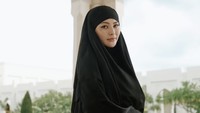 Rae Lil Black dulu dikenal sebagai bintang film dewasa asal Jepang. Namun kini ia memutuskan memeluk Islam dan bahkan berusaha menjadi muslimah yang taat. Foto: TikTok raelilblack.official