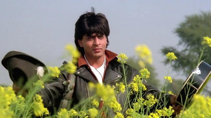 Shah Rukh Khan di DDLJ (1995).