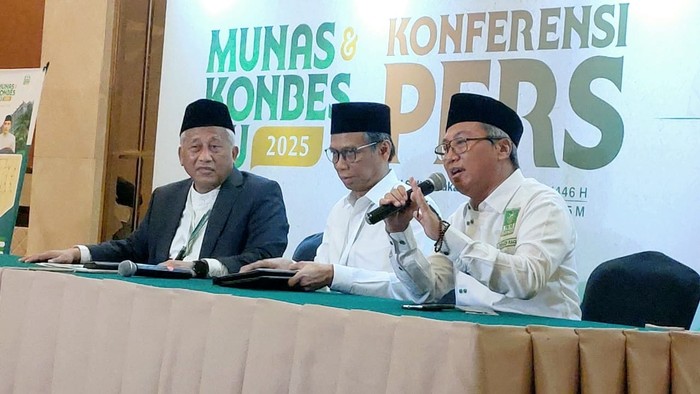 Staf Khusus Menteri Sosial RI, Ishaq Zubaedi Raqib