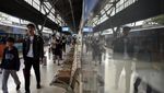Stasiun Pasar Senen Dipenuhi Penumpang Arus Balik Akhir Liburan Sekolah