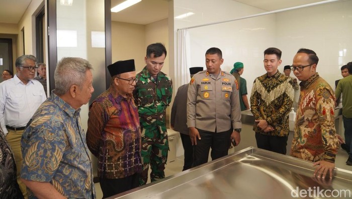 Suasana peresmian Tasikmalaya Medical Centre (TMC) Eternal Home di Kecamatan Cihideung Kota Tasikmalaya.