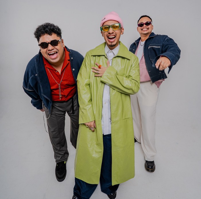 Trisouls Grup vokal Trisouls merilis lagu baru Cinta Tak Bertemu.