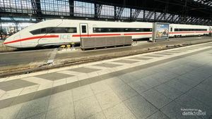 Kereta Terlambat Membuat Kami Singgah Sehari di Berlin