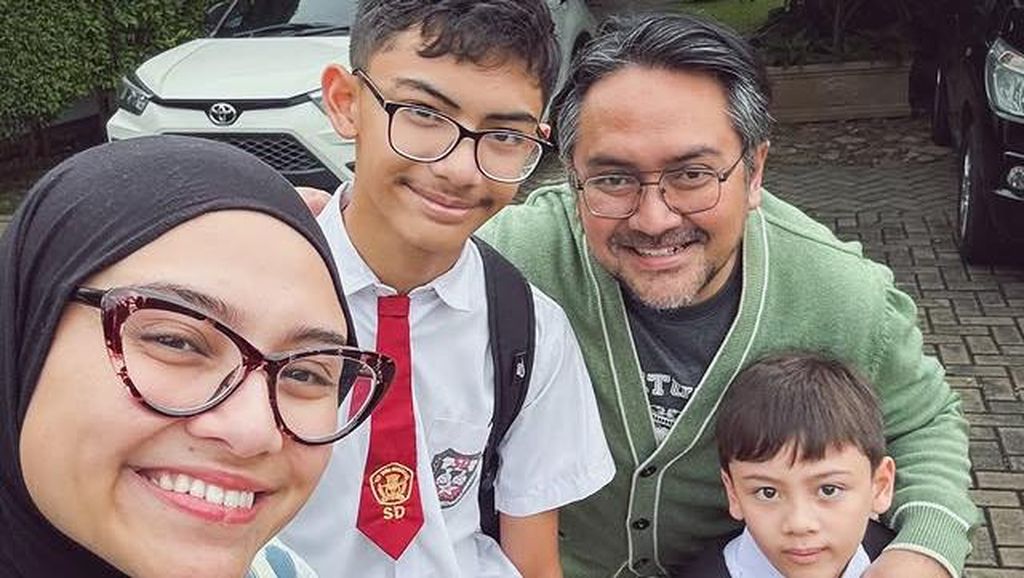 Video: Pola Asuh Anak ala Zee Zee Shahab