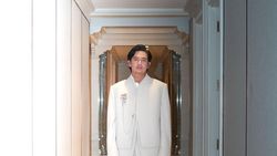 Adipati Dolken, Emang Bisa Jadi Penyanyi?