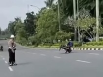 Video: Viral Becak Motor Freestyle di Depan Polisi, Pelaku Dicari