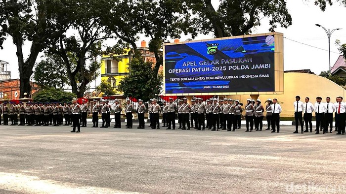 Apel gelar pasukan Operasi Patuh 2025 Polda Jambi