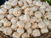 Harga Sembako Jogja Hari Ini 14 Juli 2025: Bawang Putih Turun, Cabai Melesat!