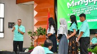 Acara ini dipandu oleh Direktur Jenderal Pendidikan Vokasi Pendidikan Khusus dan Pendidikan Layanan Khusus (PKPLK), Tatang Muttaqin. Foto: (Dokumentasi Kemendikdasmen)