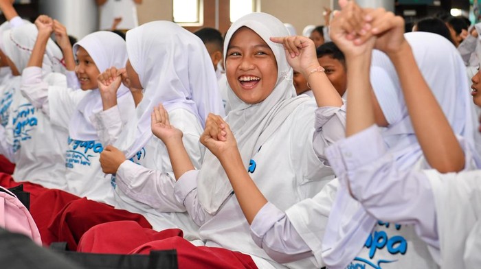 Dari NTB, Mendikdasmen menyapa siswa-siswi MPLS di Bandung