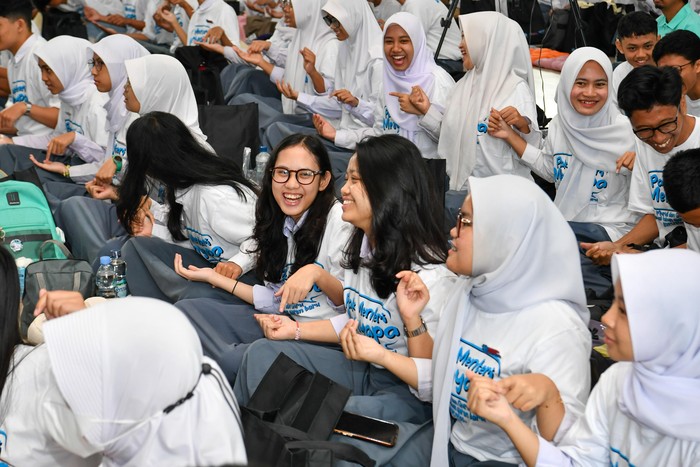 Dari NTB, Mendikdasmen menyapa siswa-siswi MPLS di Bandung