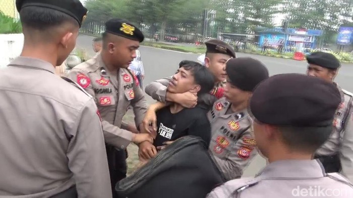 Demo ODOL di Subang