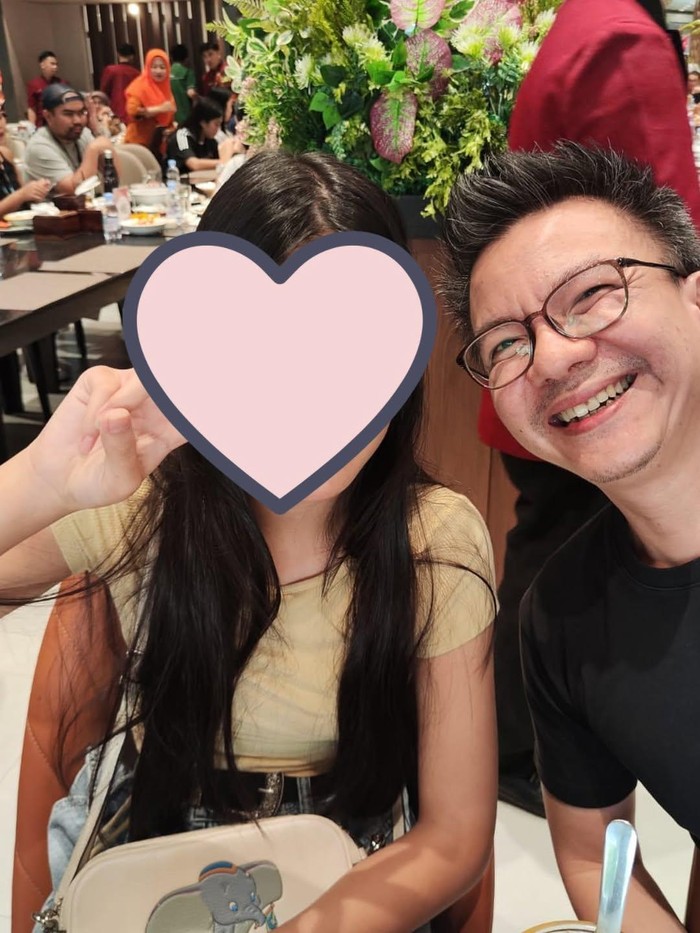 Denada membawa Aisha ke Jakarta. Denada dan anaknya di Instagram.