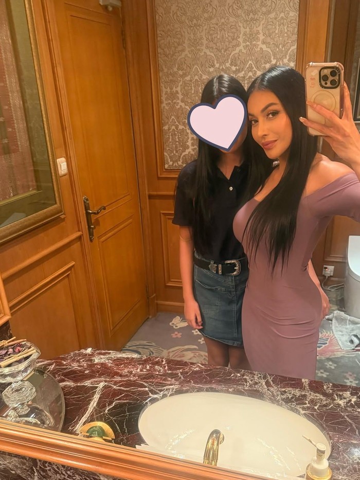 Denada membawa Aisha ke Jakarta. Denada dan anaknya di Instagram.