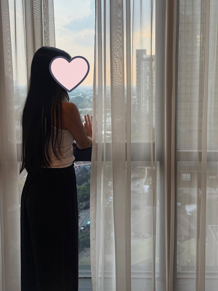 Denada membawa Aisha ke Jakarta. Denada dan anaknya di Instagram.