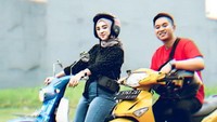 Dinan Fajrina kini cuma bisa berdoa agar Doni Salmanan bisa cepat bebas. Sekarang tinggal menjalani saja dengan doa dan usaha, semoga cepat pulang ya suamiku. Doakan secepatnya bisa kumpul lagi di rumah, tulisnya. (Foto: dok Instagram dinanfajrina)