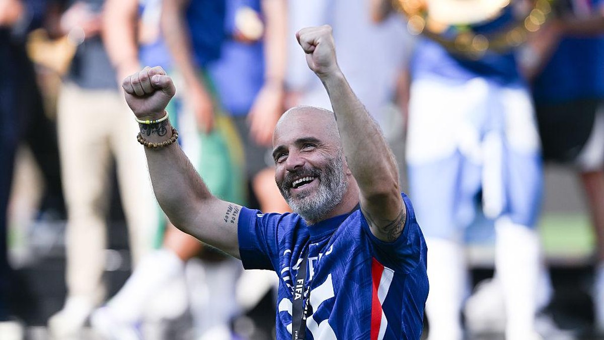 Ekspresi Enzo Maresca saat merayakan keberhasilan Chelsea memenangi Piala Dunia Antarklub 2025. Foto: ISI Photos via Getty Images/Stephen Nadler/ISI Photos