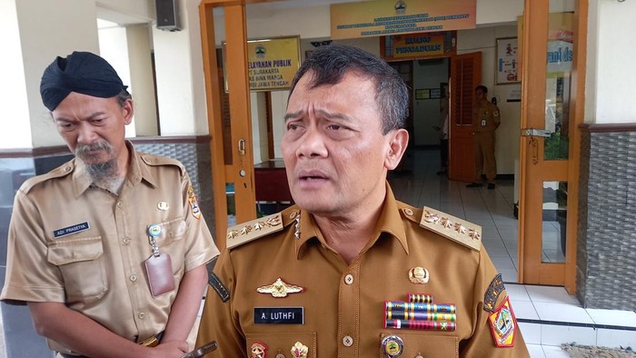 Gubernur Jawa Tengah (Jateng) Ahmad Luthfi, saat mengunjungi Balai Pengelolaan Jalan Wilayah Surakarta, Senin (14/7/2025).