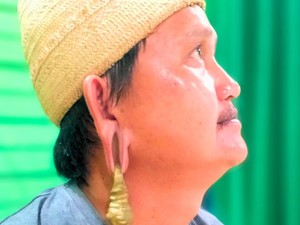 Sudah Jarang Anak Muda Dayak Bertelinga Panjang, Mengapa Handrius Mau?