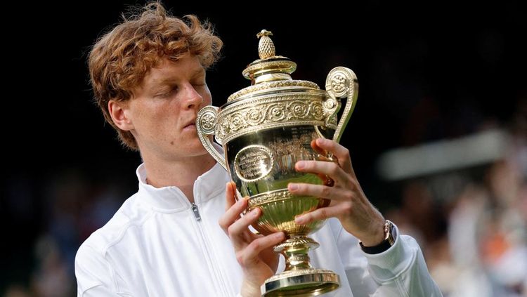 Jannik Sinner Cetak Sejarah, Juara Wimbledon 2025 Usai Taklukkan Alcaraz