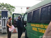 Jonathan Frizzy Tahan Sakit Efek Ambeien tapi Tetap Kooperatif Ditahan