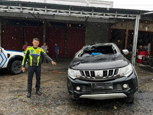 Mobil Dinas Bawa Kadis DLH Dharmasraya Kecelakaan di Solok