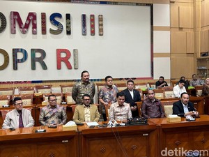 Komisi III DPR Undang Audiensi Koalisi Sipil Saat Aksi Protes RKUHAP