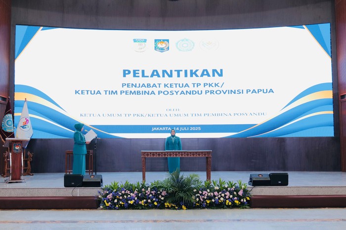 Ketua Umum (Ketum) Tim Penggerak Pemberdayaan dan Kesejahteraan Keluarga (TP PKK) sekaligus Ketum Tim Pembina Pos Pelayanan Terpadu (Posyandu) Tri Tito Karnavian melantik Tyas Fatoni sebagai Penjabat (Pj.) Ketua TP PKK dan Ketua Tim Pembina Posyandu Provinsi Papua.
