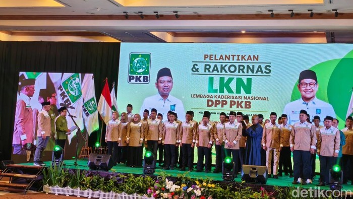 Ketum PKB Muhaimin Iskandar atau Cak Imin mengukuhkan kepengurusan Lembaga Kaderisasi Nasion (LKN) DPP PKB. (Kurniawan/detikcom).