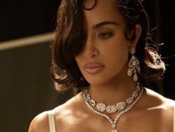 Foto Kim Kardashian Pakai Anting Rp 6,5 M Milik Mendiang Elizabeth Taylor Foto Kim Kardashian Pakai Anting Rp 6,5 M Milik Mendiang Elizabeth Taylor
