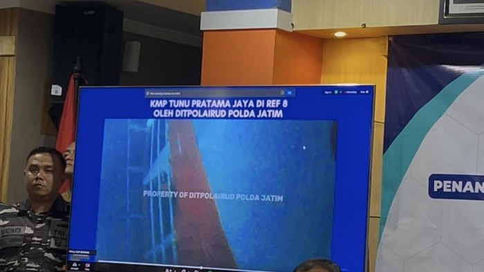 Penampakan video KMP Tunu Pratama Jaya yang ditemukan di Selat Bali di kedalaman 45 meter bawah laut